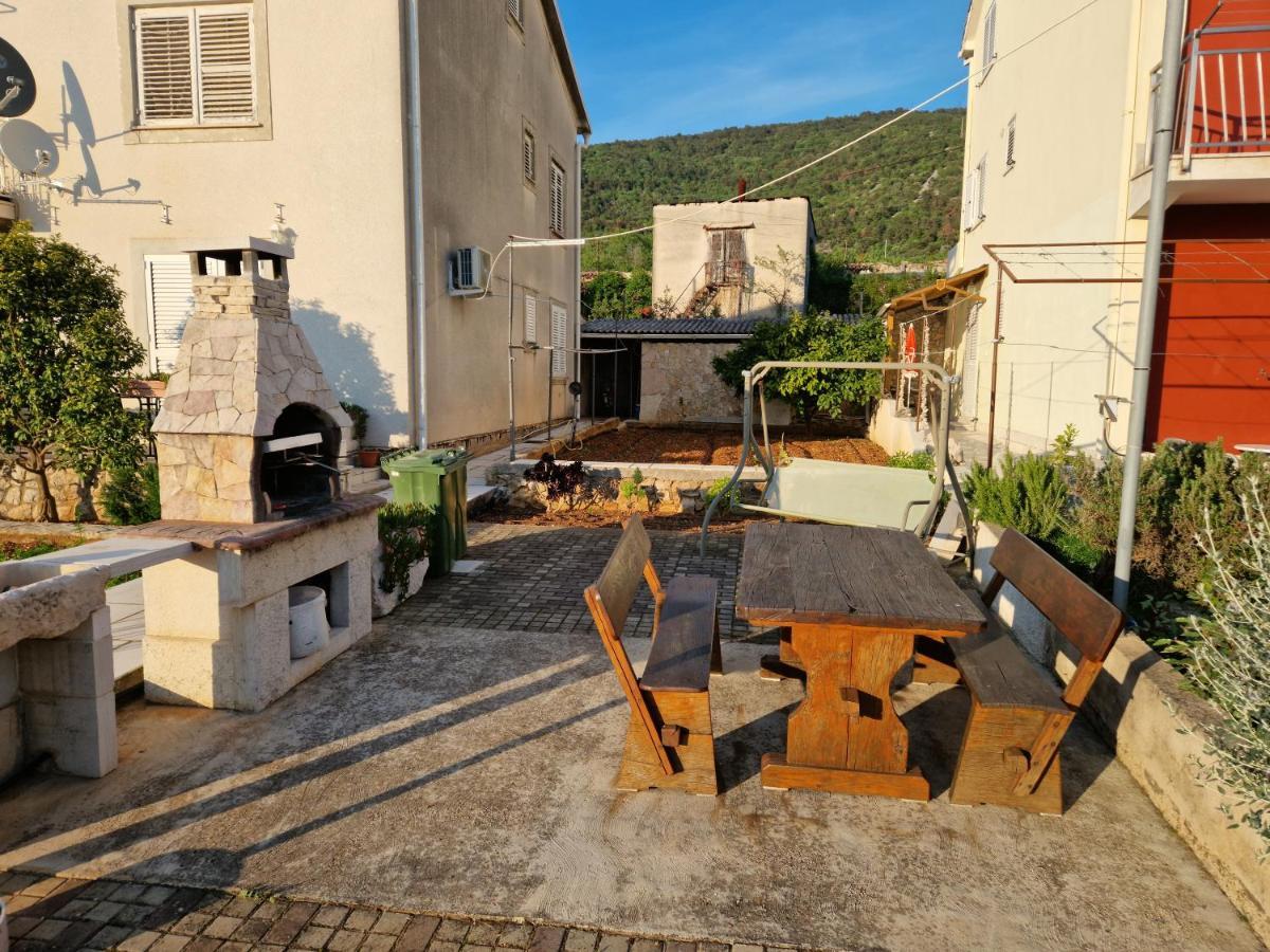 Apartment Poldrugo Cres Exterior photo